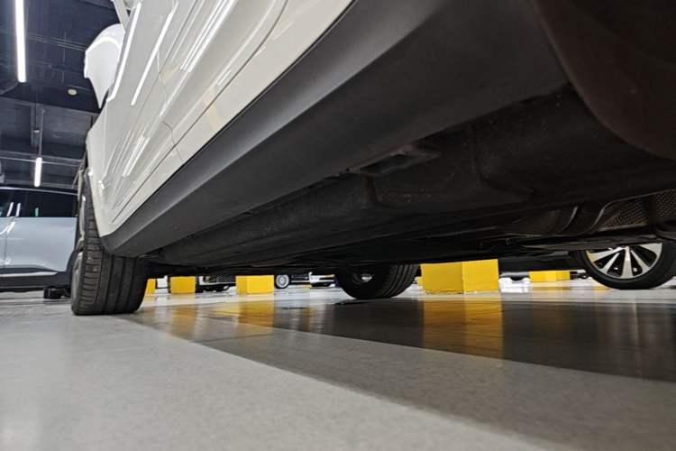 Used Porsche Macan 2022 Macan S 2.9T Left Side Sill