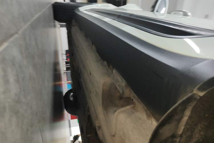 Used Porsche Macan 2022 Macan 2.0T Left Side Sill