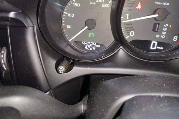 Used Porsche Macan 2022 Macan 2.0T Odometer Close Up