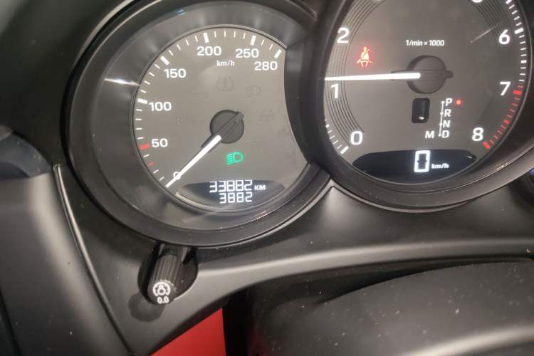 Used Porsche Macan 2022 Macan 2.0T Odometer Close Up