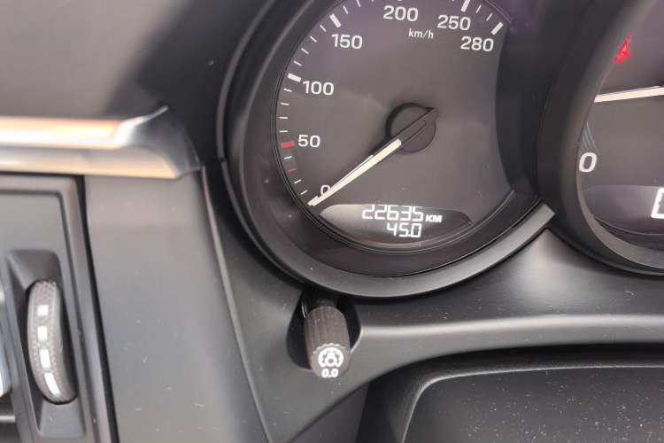 Used Porsche Macan 2022 Macan 2.0T Odometer Close Up