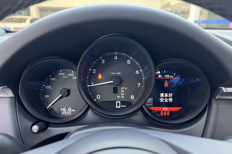Used Porsche Macan 2022 Macan 2.0T Odometer Close Up