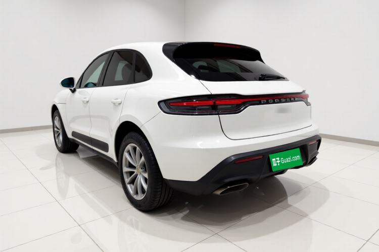 Used Porsche Macan 2022 Macan 2.0T Rear Left 45 Deg