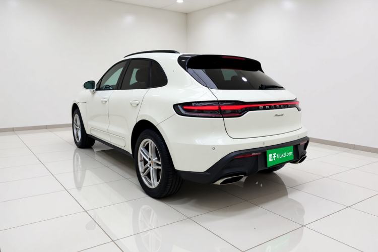 Used Porsche Macan 2022 Macan 2.0T Rear Left 45 Deg