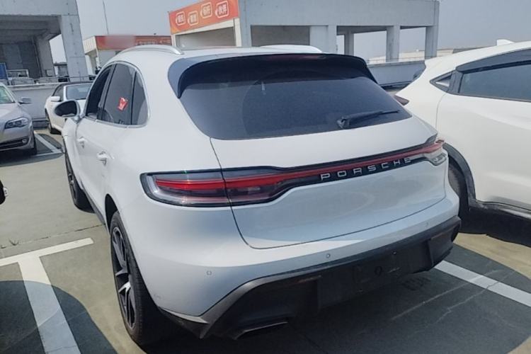 Used Porsche Macan 2022 Macan 2.0T Rear Left 45 Deg