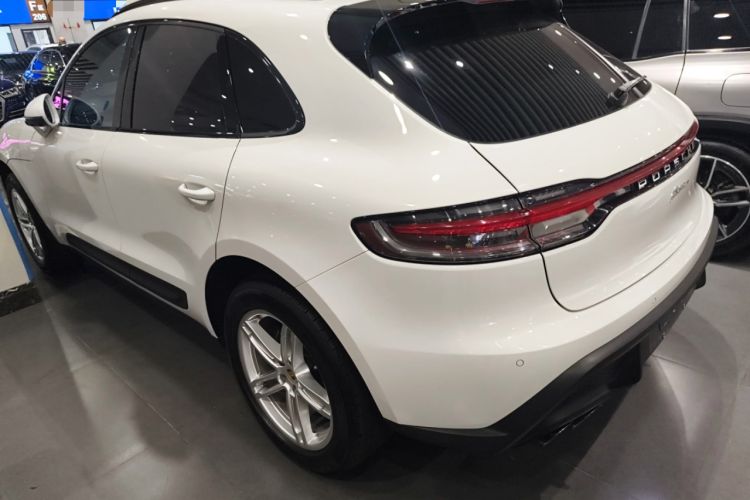 Used Porsche Macan 2022 Macan 2.0T Rear Left 45 Deg