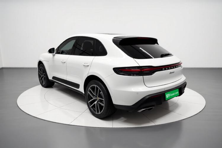 Used Porsche Macan 2022 Macan 2.0T Rear Left 45 Deg