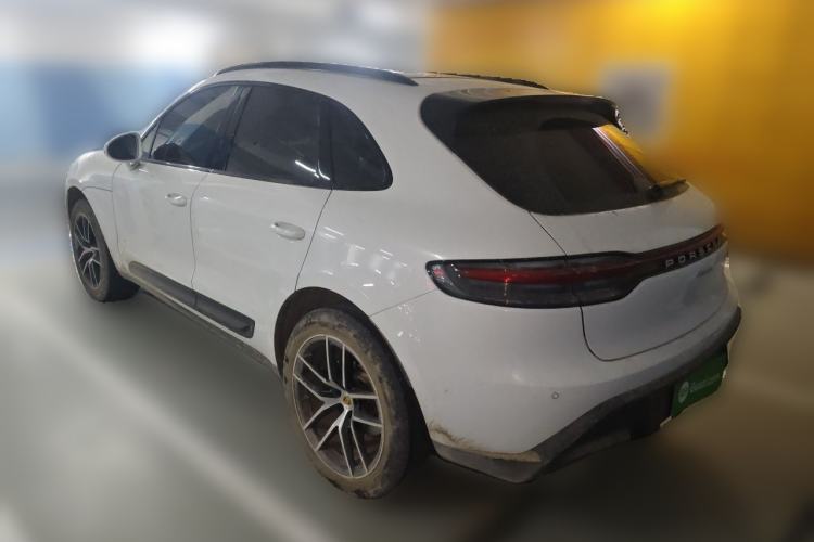 Used Porsche Macan 2022 Macan 2.0T Rear Left 45 Deg