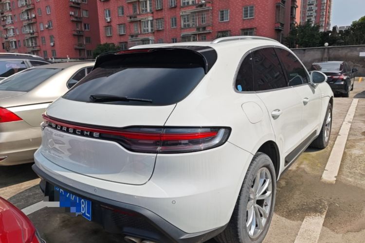 Used Porsche Macan 2022 Macan 2.0T Rear Right 45 Deg