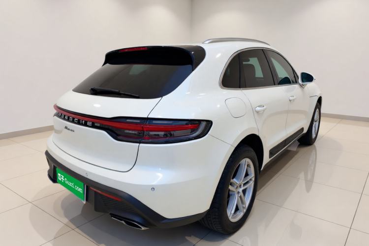 Used Porsche Macan 2022 Macan 2.0T Rear Right 45 Deg