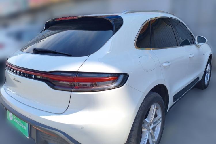Used Porsche Macan 2022 Macan 2.0T Rear Right 45 Deg