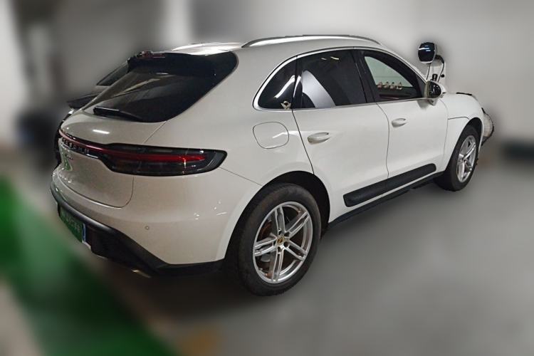 Used Porsche Macan 2022 Macan 2.0T Rear Right 45 Deg