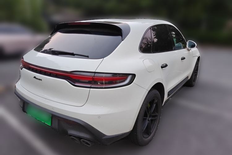Used Porsche Macan 2022 Macan 2.0T Rear Right 45 Deg