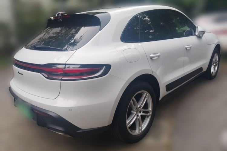 Used Porsche Macan 2022 Macan 2.0T Rear Right 45 Deg