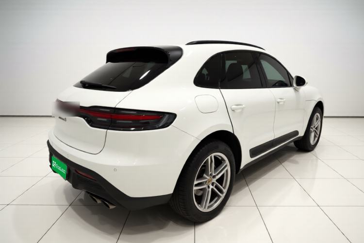 Used Porsche Macan 2022 Macan 2.0T Rear Right 45 Deg