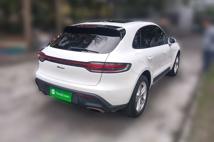 Used Porsche Macan 2022 Macan 2.0T Rear Right 45 Deg