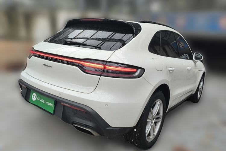 Used Porsche Macan 2022 Macan 2.0T Rear Right 45 Deg