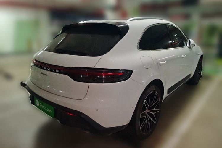 Used Porsche Macan 2022 Macan 2.0T Rear Right 45 Deg