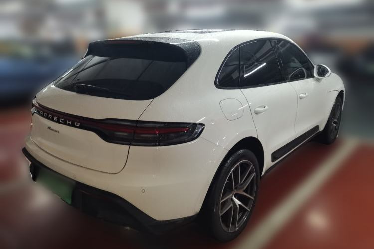 Used Porsche Macan 2022 Macan 2.0T Rear Right 45 Deg