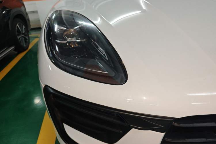 Used Porsche Macan 2022 Macan 2.0T Right Front Headlight