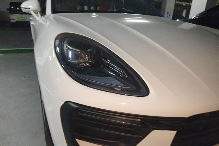 Used Porsche Macan 2022 Macan 2.0T Right Front Headlight