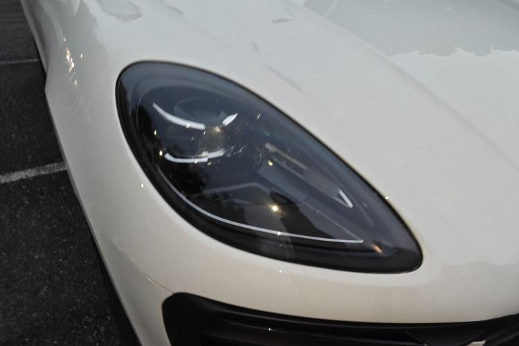 Used Porsche Macan 2022 Macan 2.0T Right Front Headlight