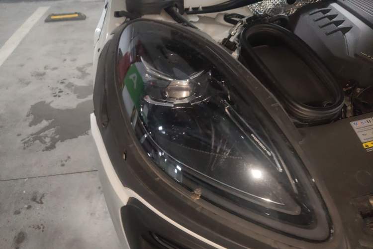 Used Porsche Macan 2022 Macan 2.0T Right Front Headlight