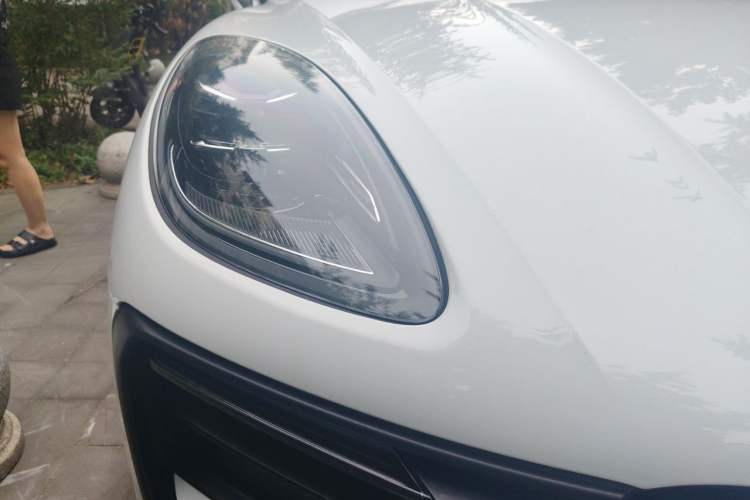 Used Porsche Macan 2022 Macan 2.0T Right Front Headlight