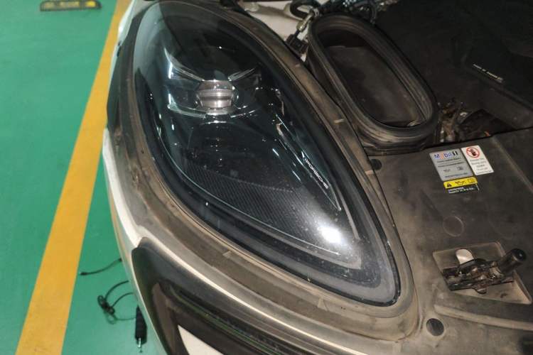 Used Porsche Macan 2022 Macan 2.0T Right Front Headlight