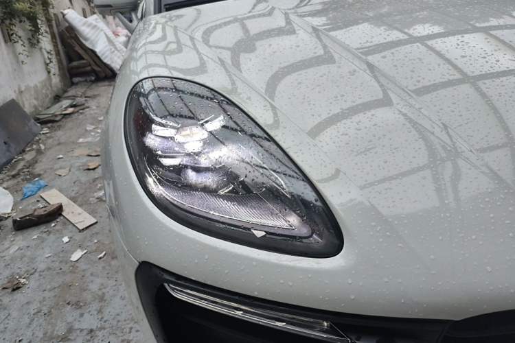 Used Porsche Macan 2022 Macan 2.0T Right Front Headlight