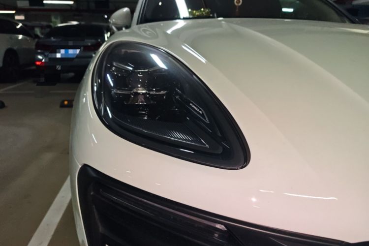 Used Porsche Macan 2022 Macan 2.0T Right Front Headlight