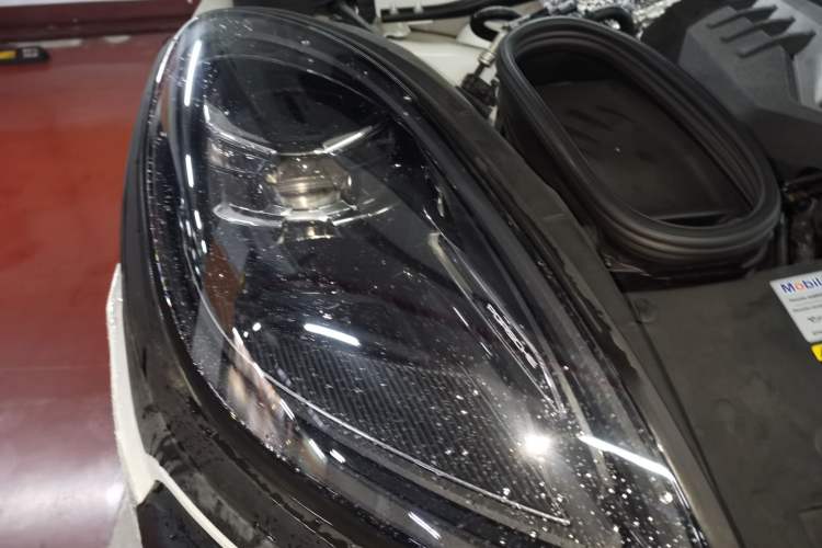 Used Porsche Macan 2022 Macan 2.0T Right Front Headlight
