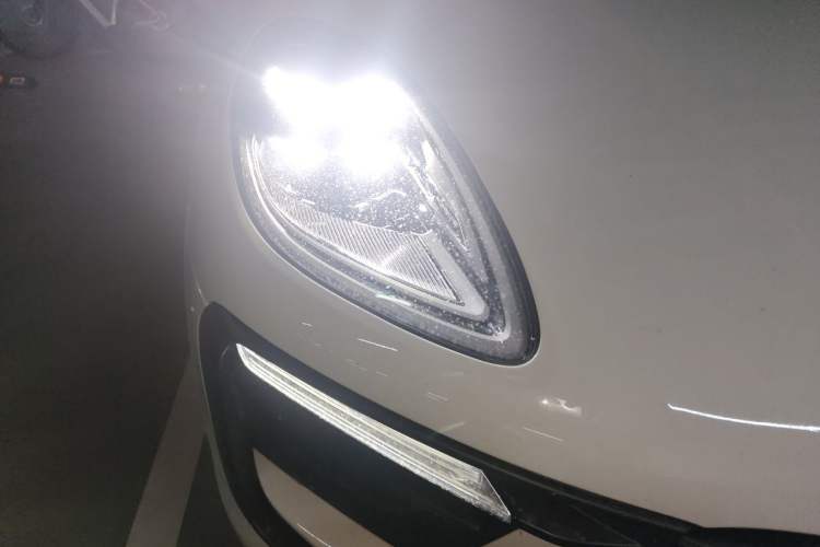 Used Porsche Macan 2022 Macan 2.0T Right Front Headlight