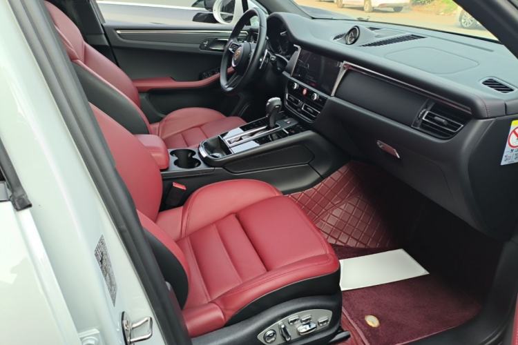 Used Porsche Macan 2022 Macan 2.0T Right Front Seat