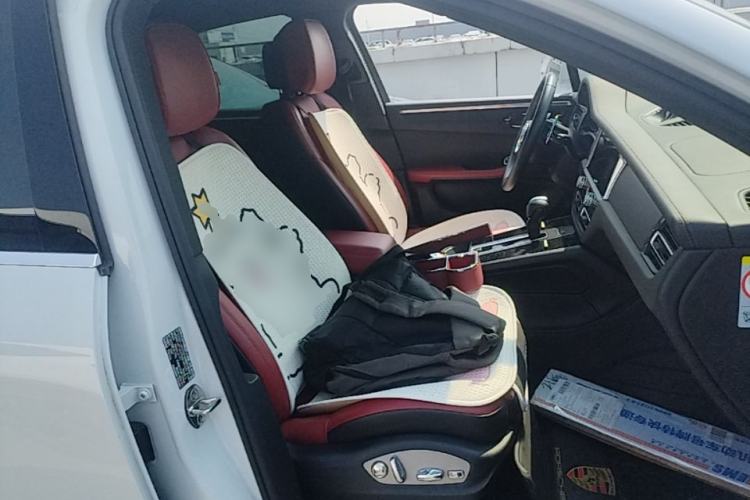 Used Porsche Macan 2022 Macan 2.0T Right Front Seat