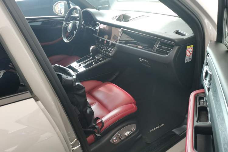 Used Porsche Macan 2022 Macan 2.0T Right Front Seat