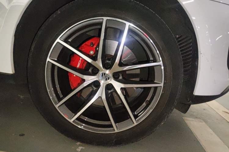 Used Porsche Macan 2022 Macan S 2.9T Right Front Wheel Hub