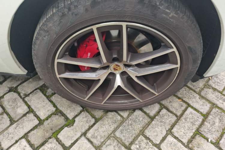Used Porsche Macan 2022 Macan S 2.9T Right Front Wheel Hub