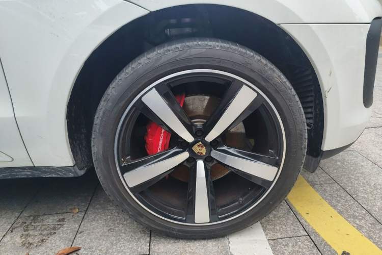 Used Porsche Macan 2022 Macan S 2.9T Right Front Wheel Hub