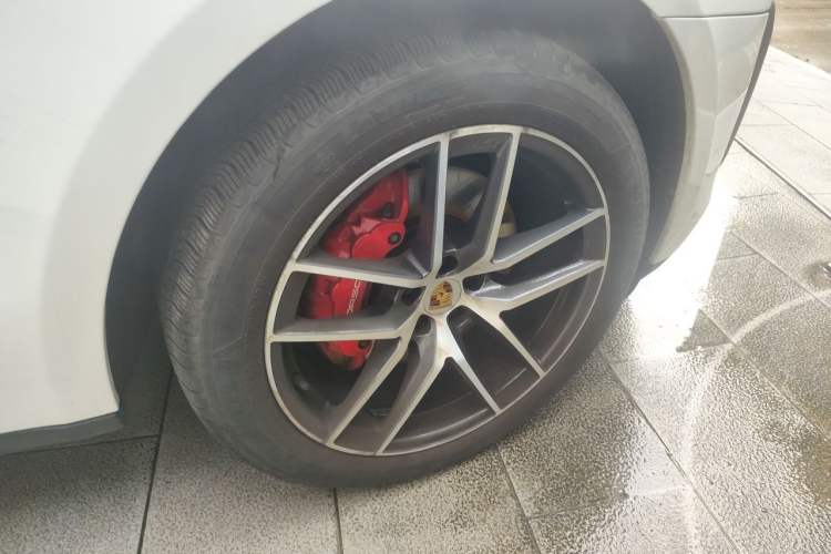 Used Porsche Macan 2022 Macan S 2.9T Right Front Wheel Hub