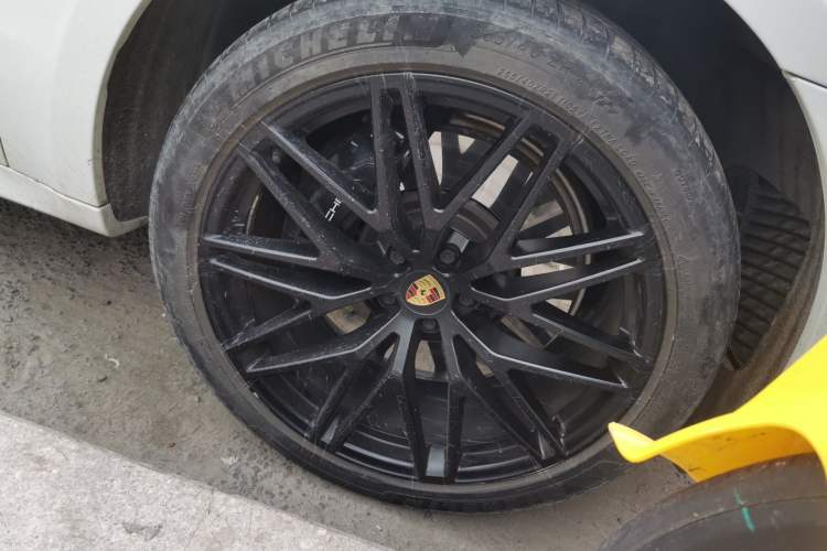 Used Porsche Macan 2022 Macan GTS 2.9T Right Front Wheel Hub