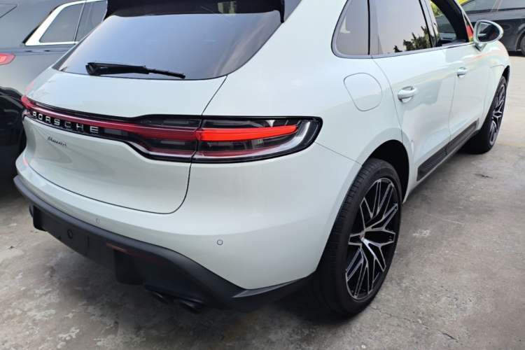 Used Porsche Macan 2022 Macan 2.0T Right Rear Taillight