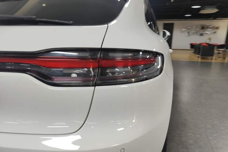 Used Porsche Macan 2022 Macan 2.0T Right Rear Taillight