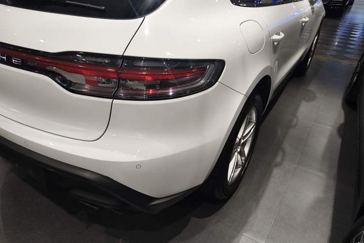 Used Porsche Macan 2022 Macan 2.0T Right Rear Taillight