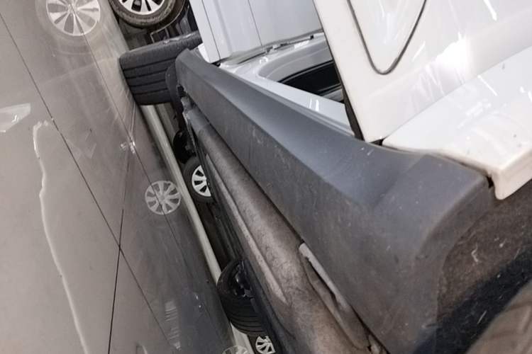 Used Porsche Macan 2022 Macan S 2.9T Right Side Sill