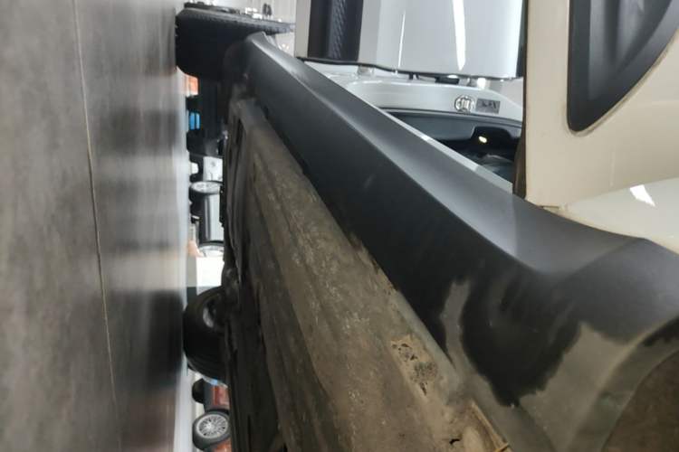 Used Porsche Macan 2022 Macan 2.0T Right Side Sill