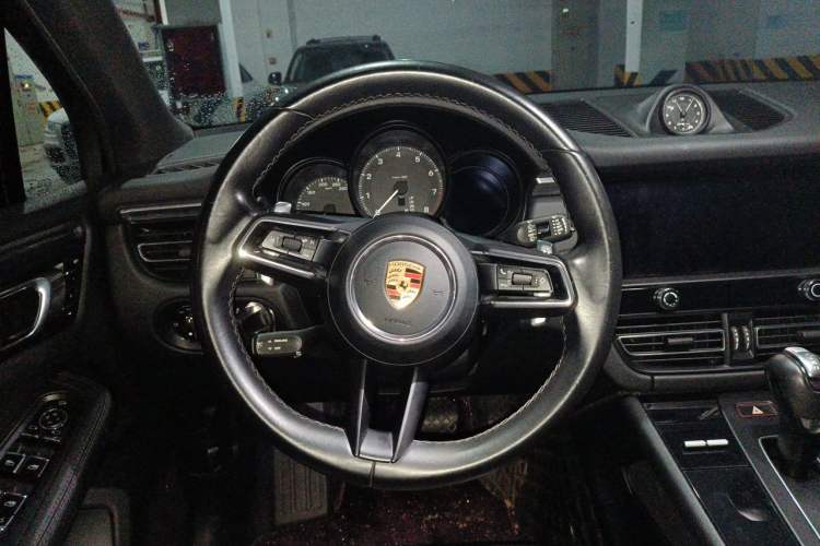 Used Porsche Macan 2022 Macan 2.0T Steering Wheel