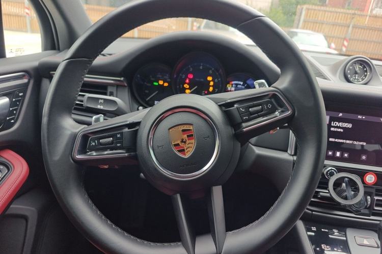 Used Porsche Macan 2022 Macan 2.0T Steering Wheel