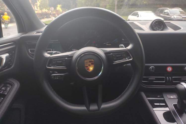 Used Porsche Macan 2022 Macan T 2.0T Steering Wheel