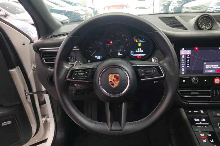 Used Porsche Macan 2022 Macan 2.0T Steering Wheel